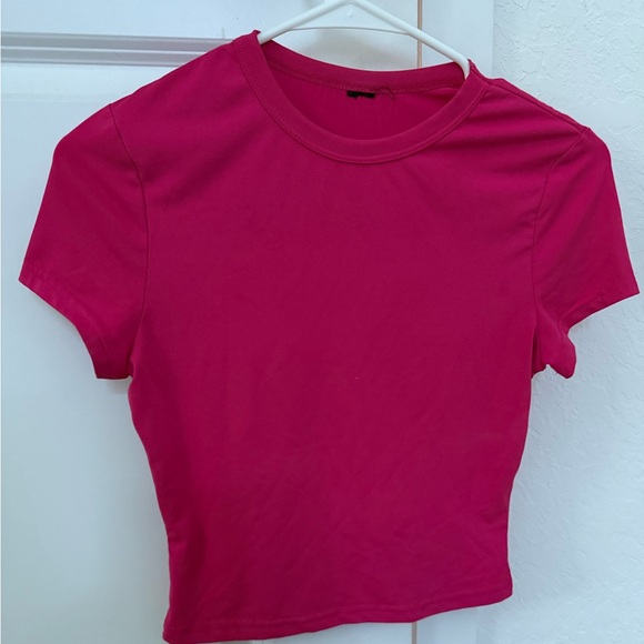 Shein basic tshirt - Picture 2 of 2